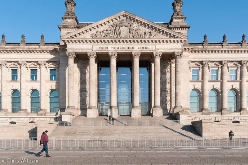Reichstagsgebäude im Regierungsviertel #9601