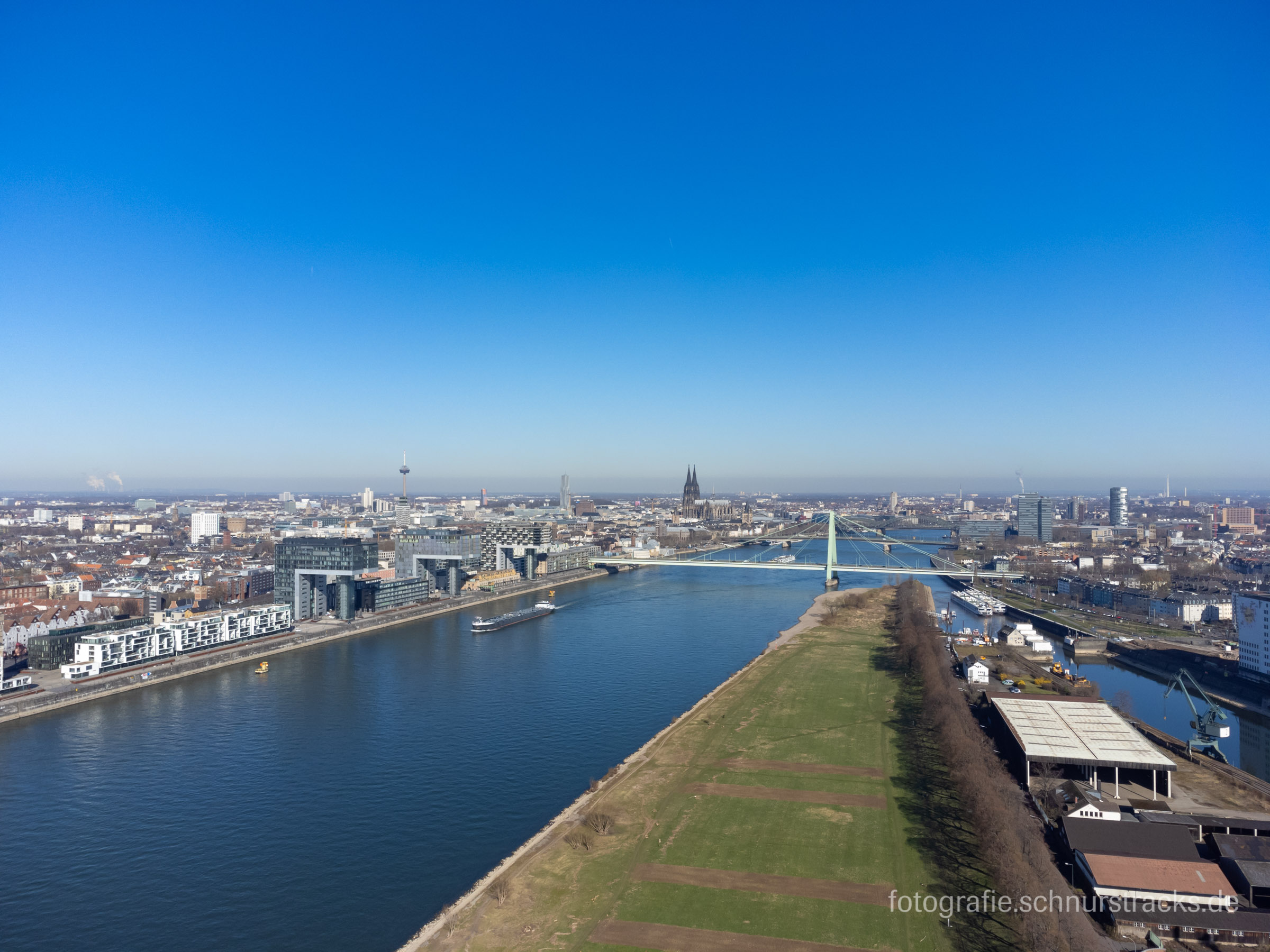 Luftbild Köln über den Poller Wiesen #220318-0196