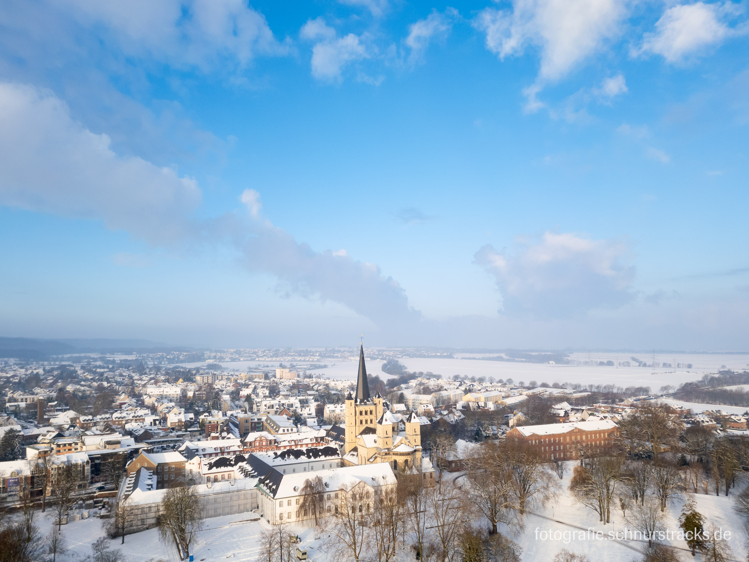 Luftbild der Abtei Brauweiler im Schnee #240119-0438